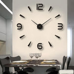 Grand Format Horloge Murale Design Noir Sur Un Mur 
