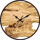 Horloge Murale en Bois Sur Un Mur 